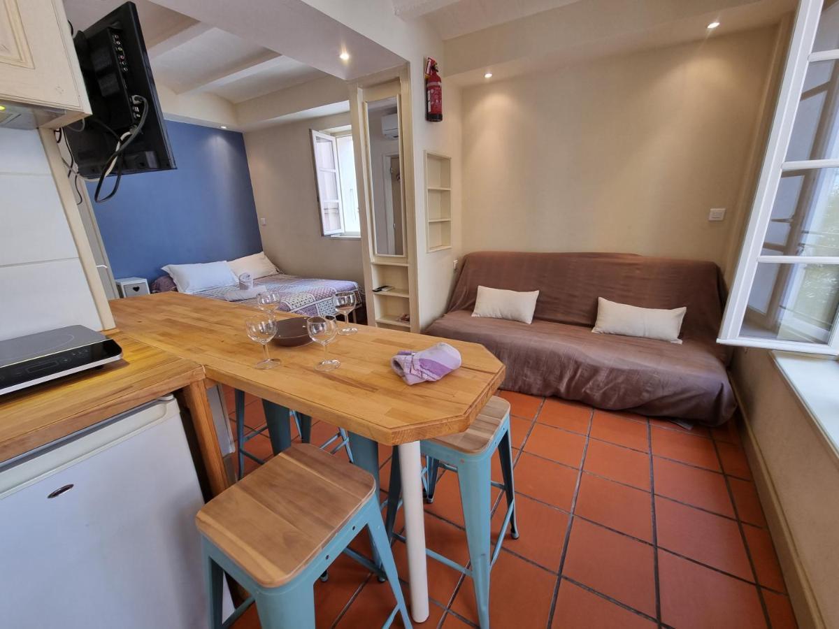 I 10 Apartment *